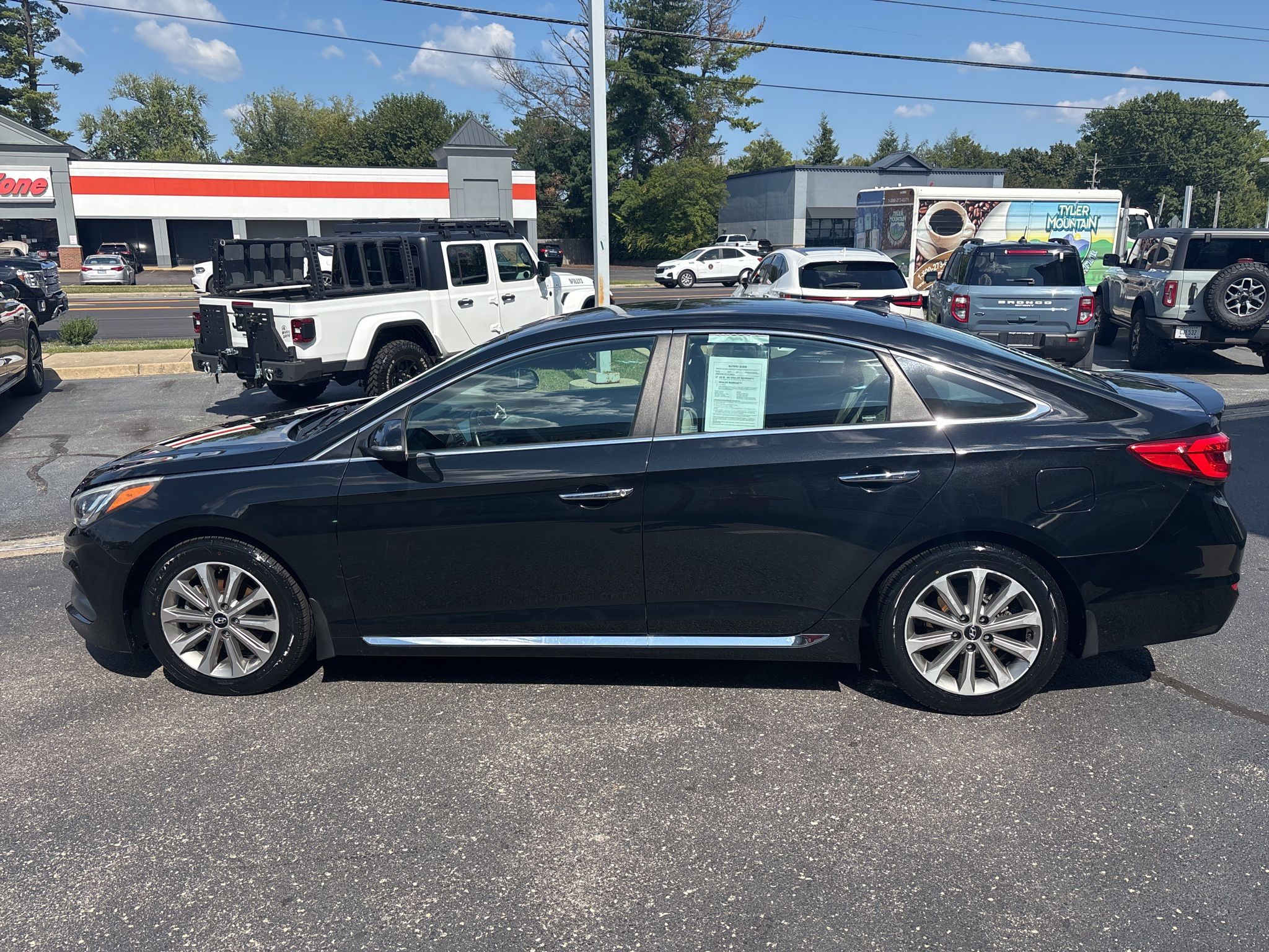 2017 Hyundai Sonata Limited Image 9 of 28
