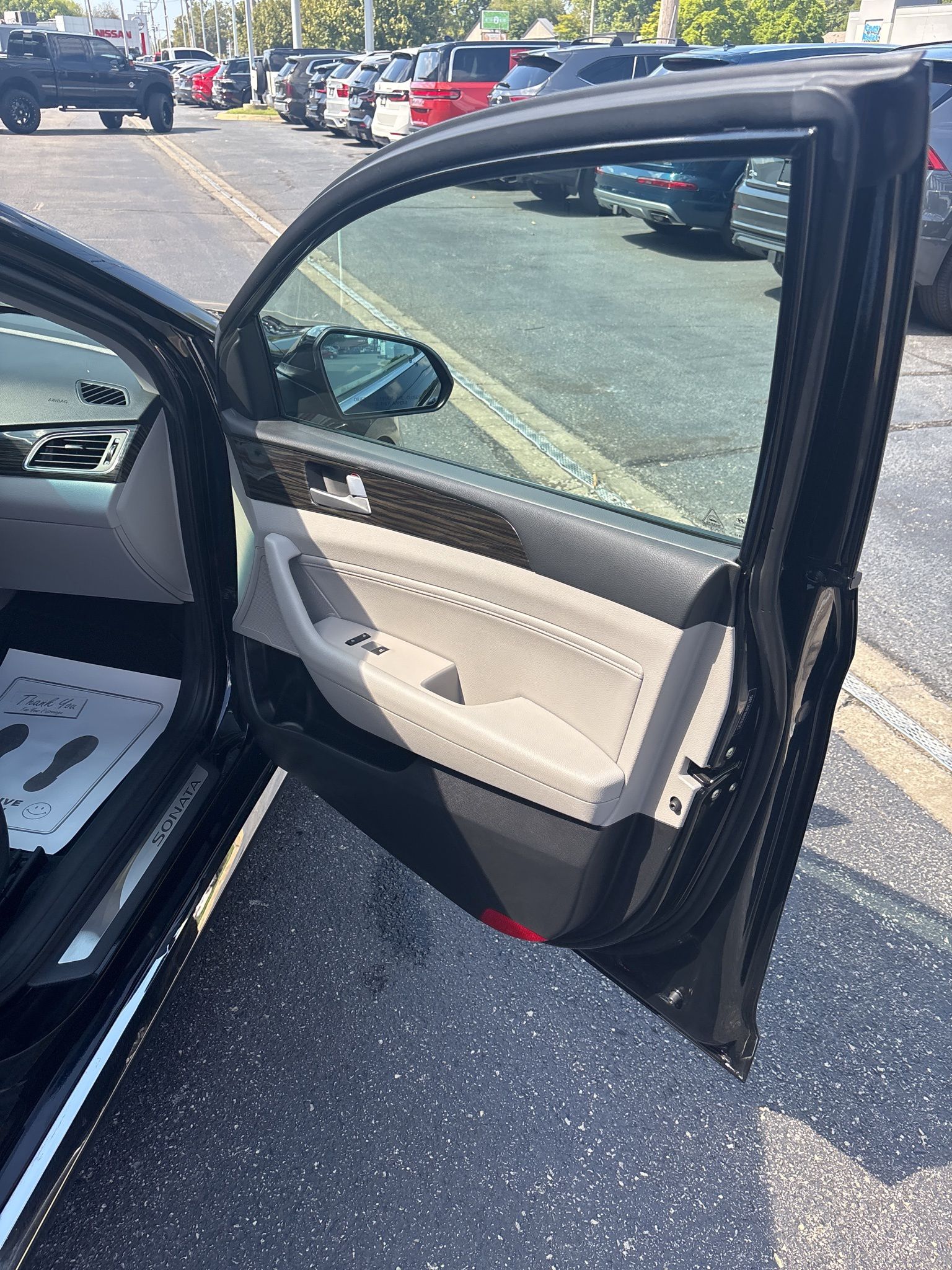 2017 Hyundai Sonata Limited Image 15 of 28