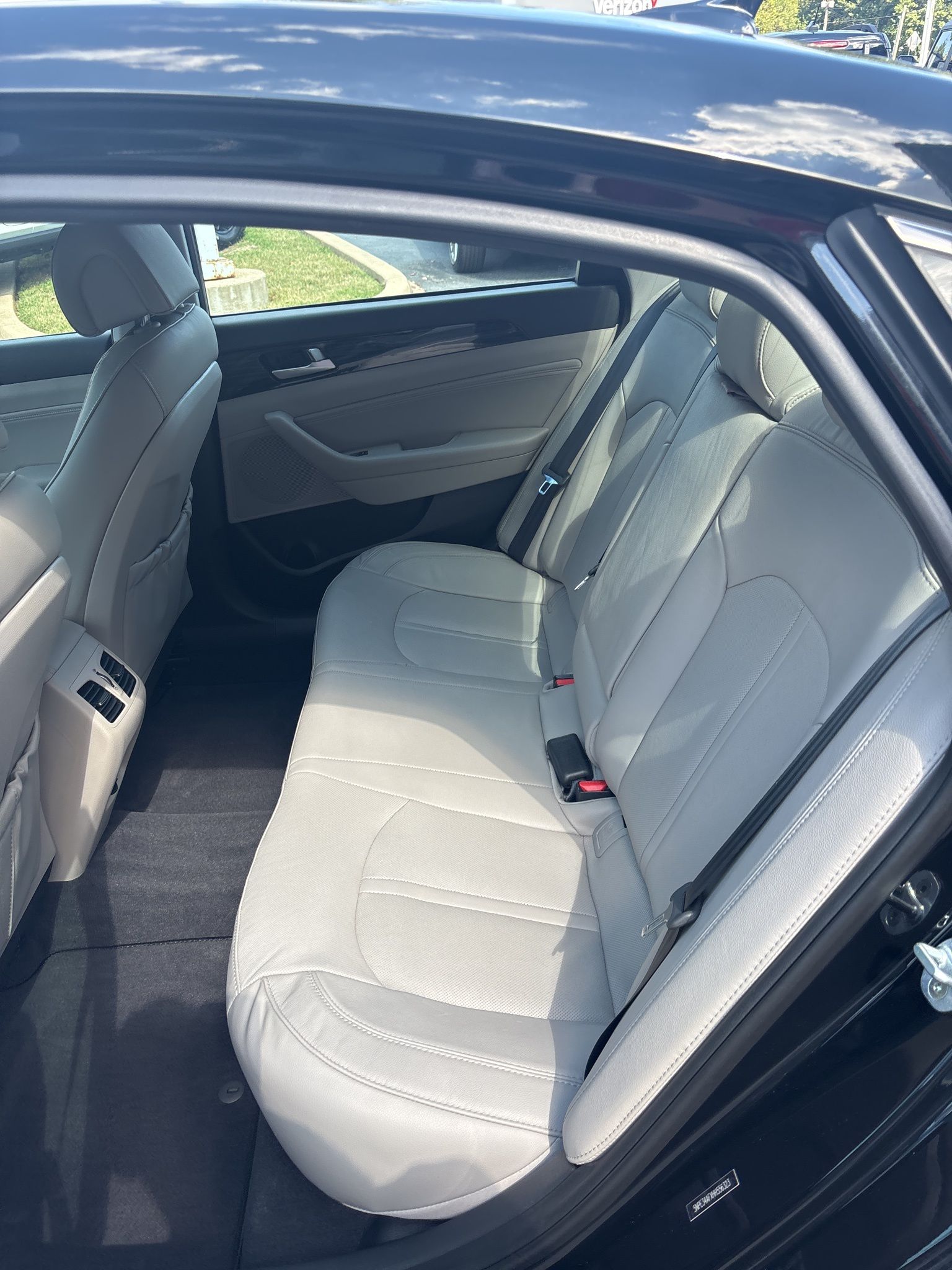 2017 Hyundai Sonata Limited Image 13 of 28