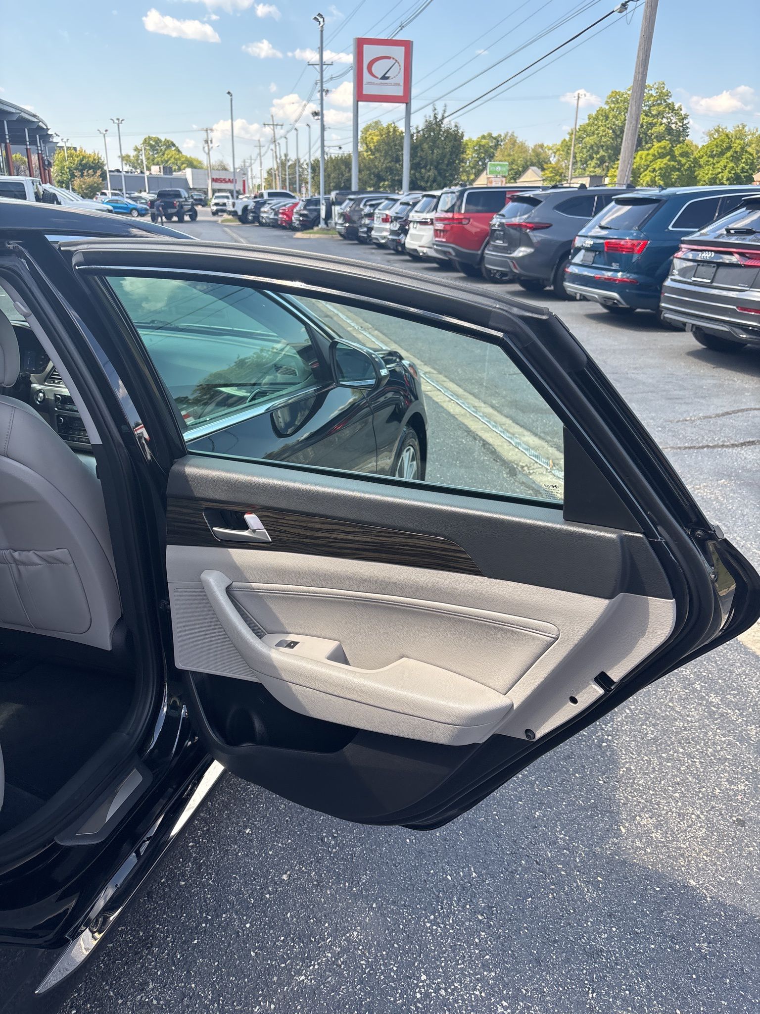 2017 Hyundai Sonata Limited Image 27 of 28