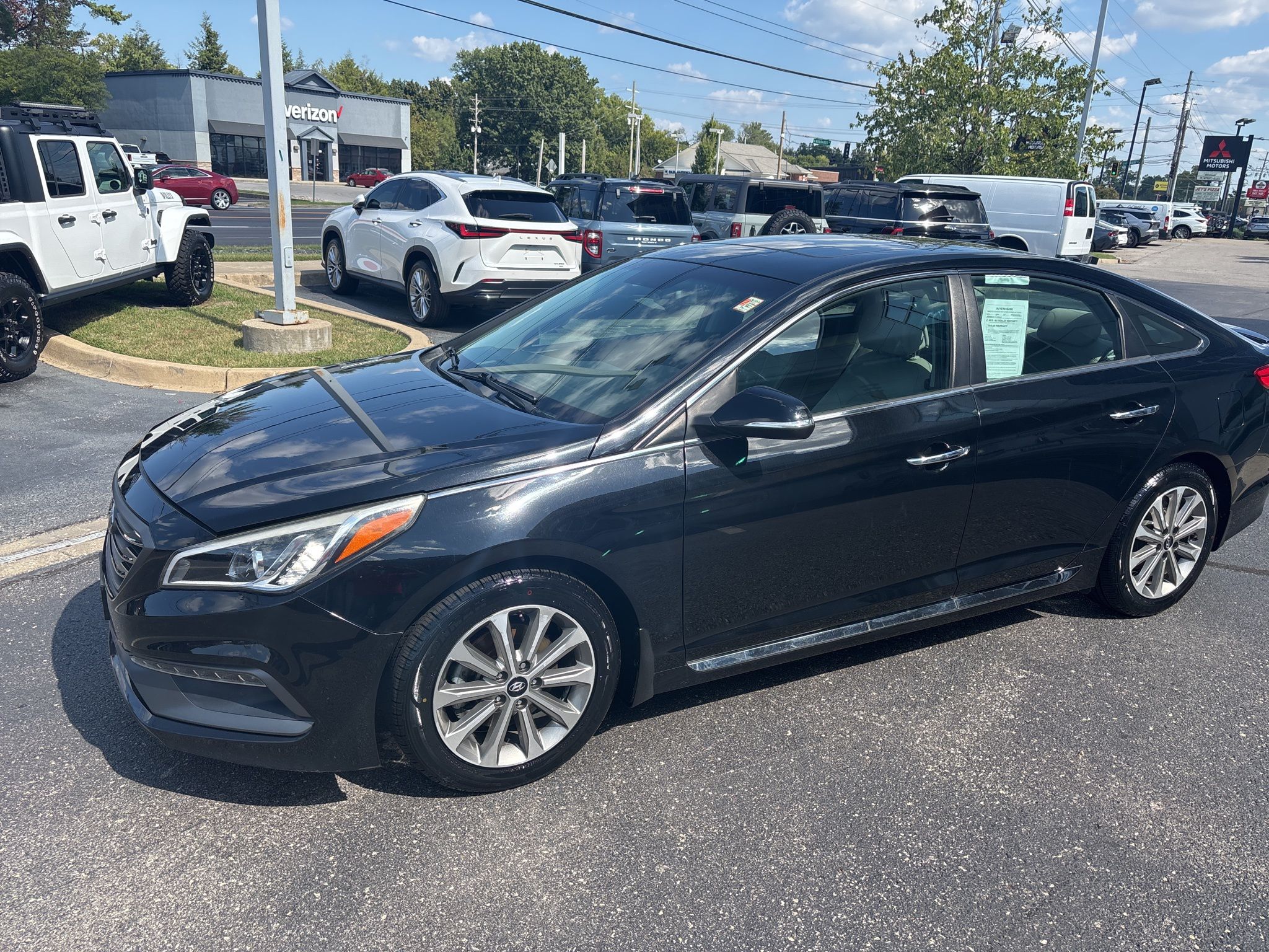 2017 Hyundai Sonata Limited Image 1 of 28