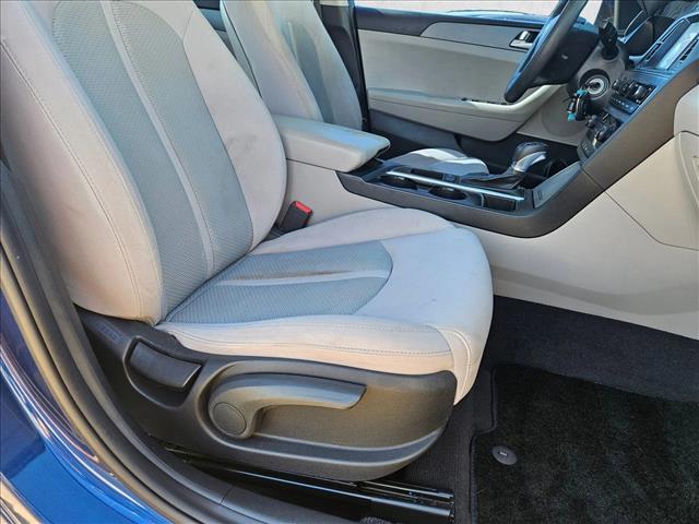 2017 Hyundai Sonata SE Image 14 of 24