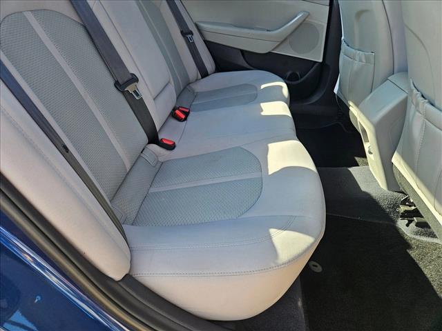 2017 Hyundai Sonata SE Image 12 of 24