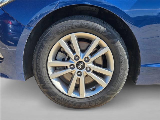 2017 Hyundai Sonata SE Image 10 of 24