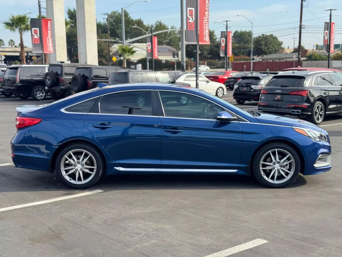 Vehicle image 4 of 27