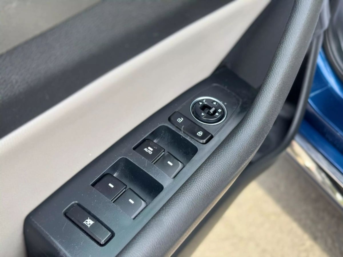 Vehicle image 27 of 27