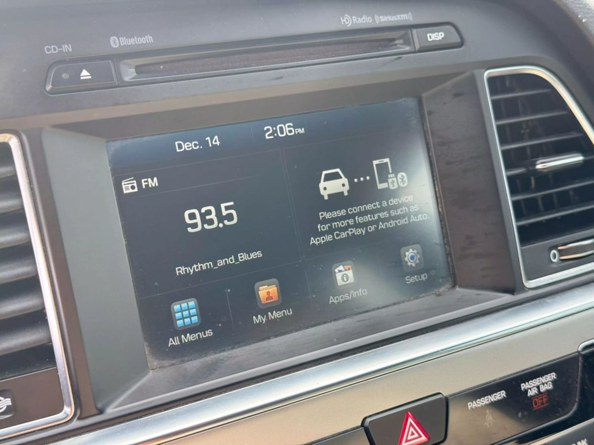 Vehicle image 20 of 27