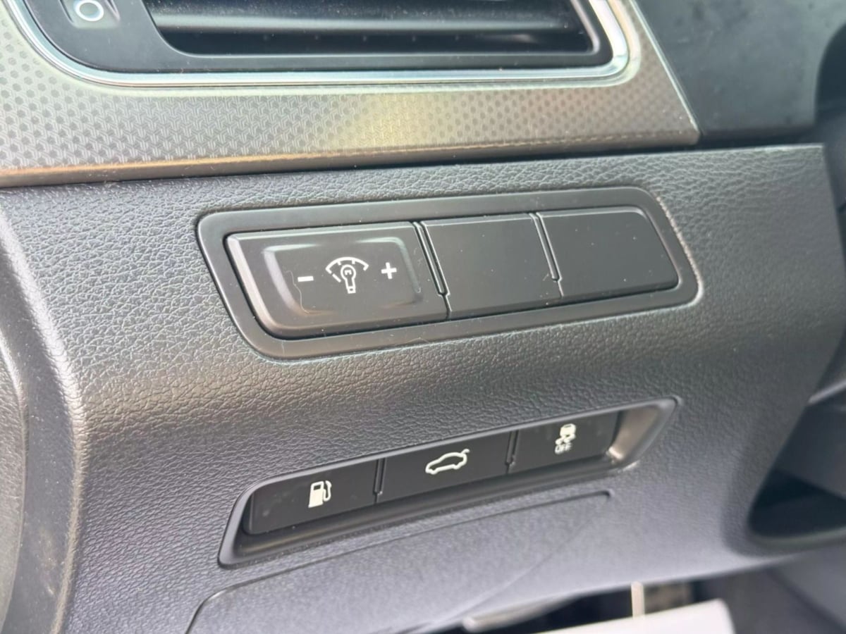 Vehicle image 26 of 27