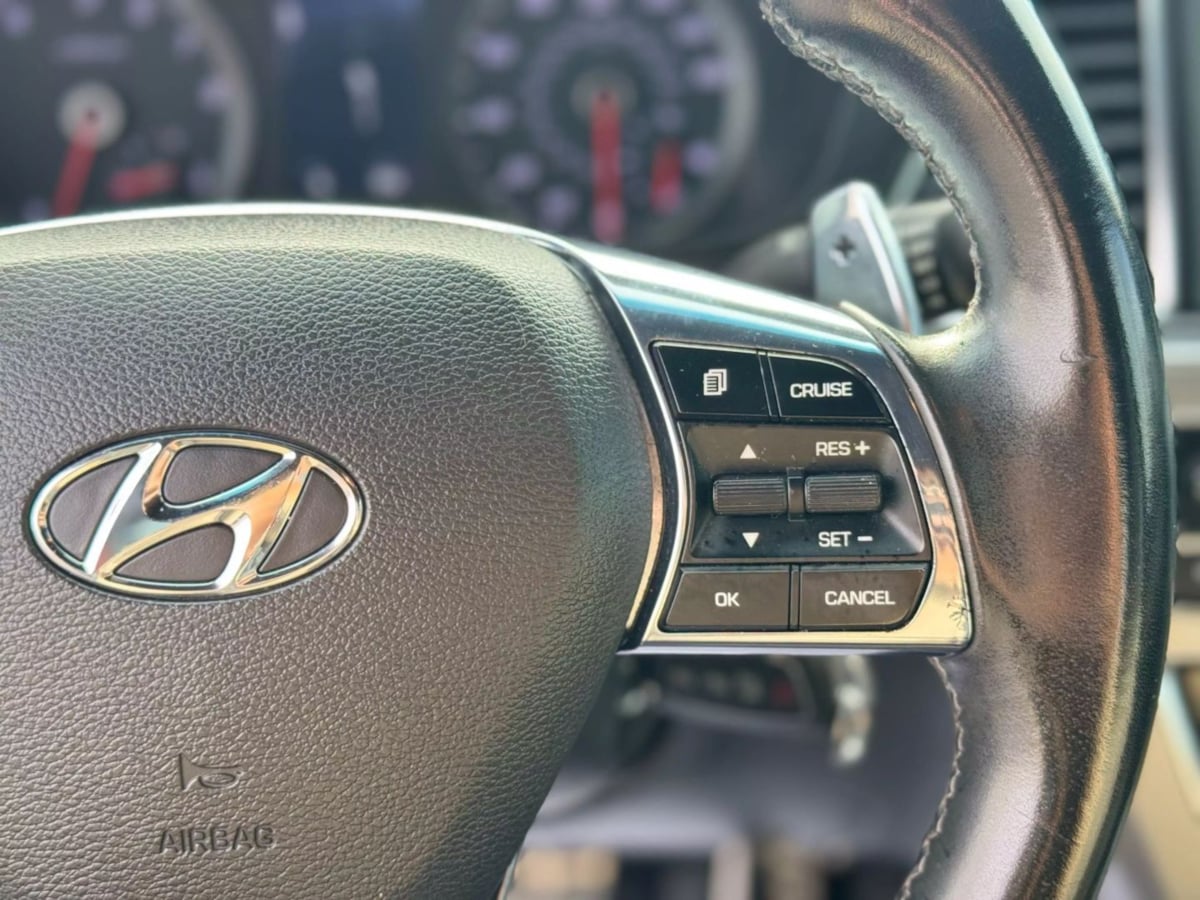 Vehicle image 24 of 27