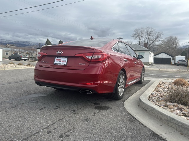 2017 Hyundai Sonata Sport Image 3 of 8
