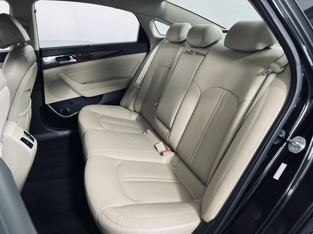 Vehicle image 10 of 35