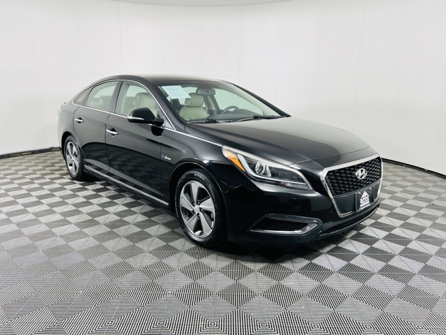 Vehicle image 2 of 35