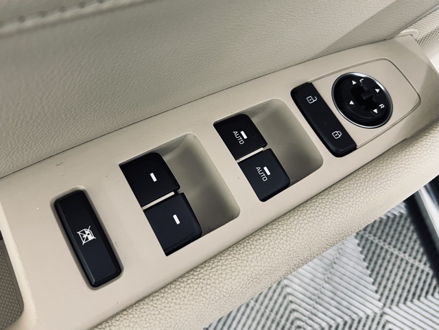 Vehicle image 34 of 35