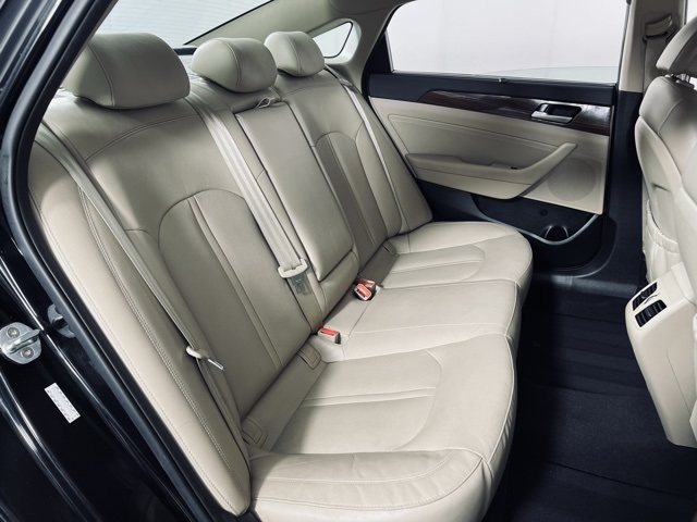 Vehicle image 9 of 35