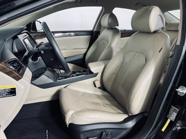 Vehicle image 12 of 35