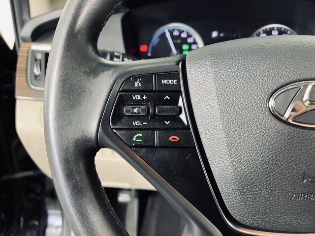 Vehicle image 24 of 35