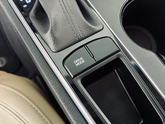 Vehicle image 32 of 35