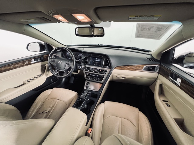 Vehicle image 18 of 35