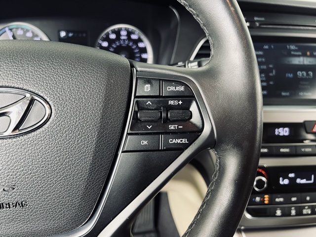 Vehicle image 22 of 35