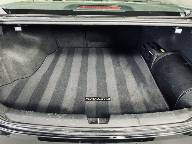 Vehicle image 8 of 35