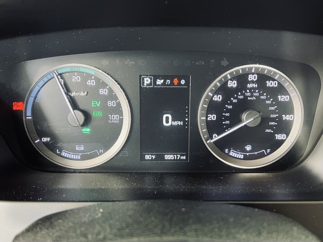 Vehicle image 25 of 35