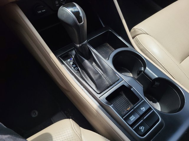 Vehicle image 22 of 31