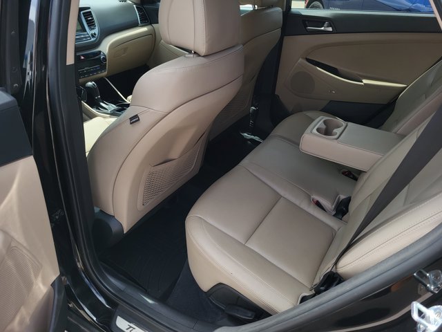 Vehicle image 27 of 31