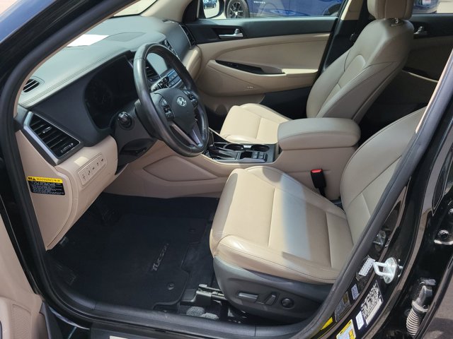 Vehicle image 25 of 31