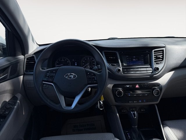 Vehicle image 17 of 34