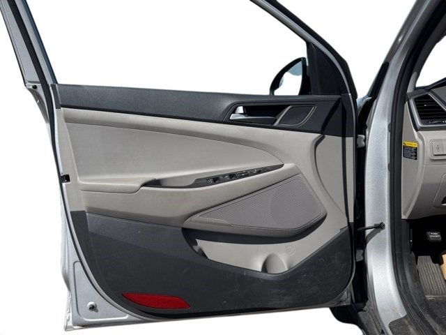 Vehicle image 22 of 34
