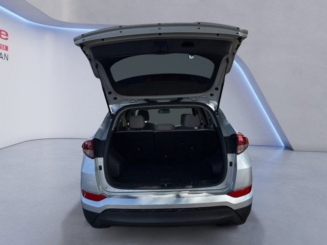 Vehicle image 13 of 34