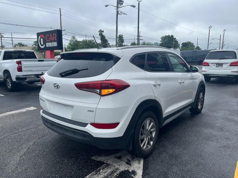 2017 Hyundai Tucson SE Image 4 of 28