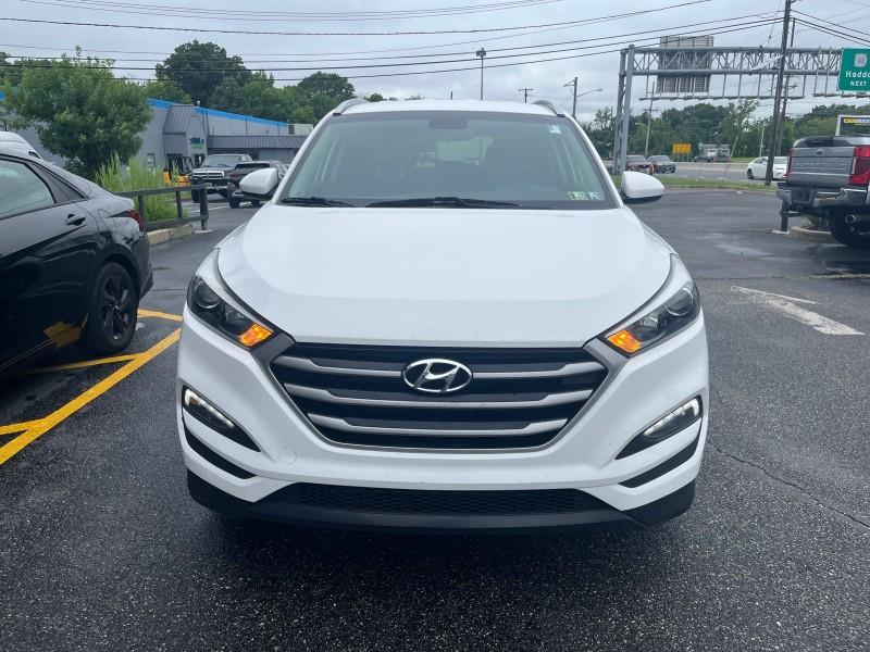 2017 Hyundai Tucson SE Image 2 of 28