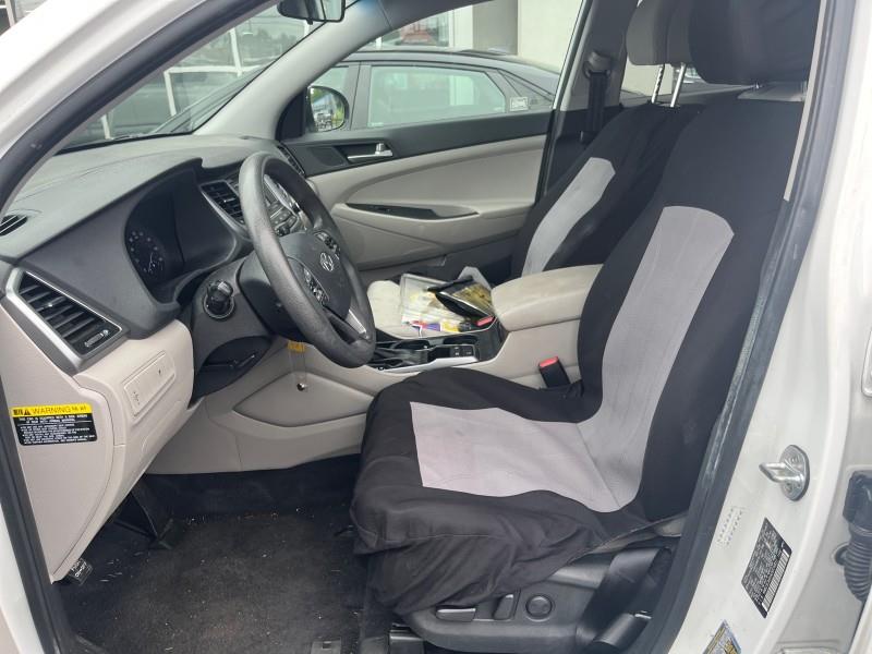 2017 Hyundai Tucson SE Image 10 of 28