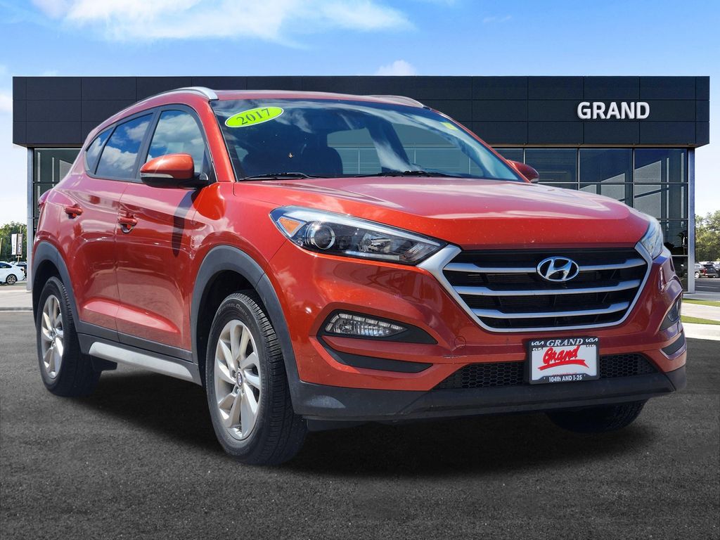 2017 Hyundai Tucson SE Plus Image 3 of 28