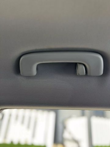 Vehicle image 34 of 36