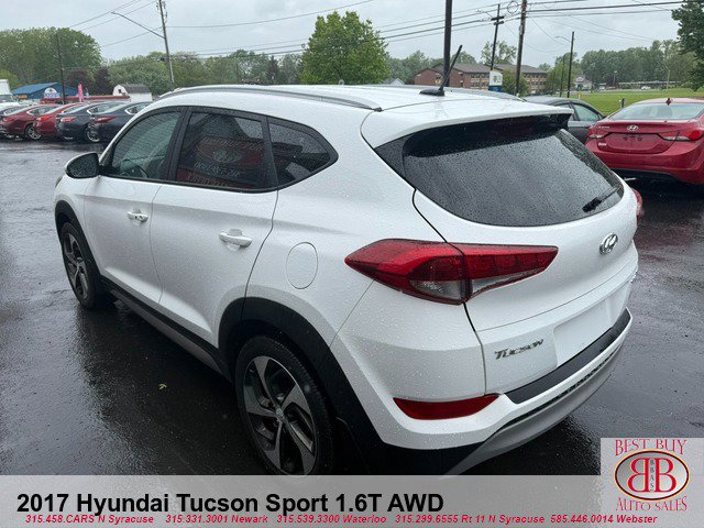 Vehicle image 7 of 17