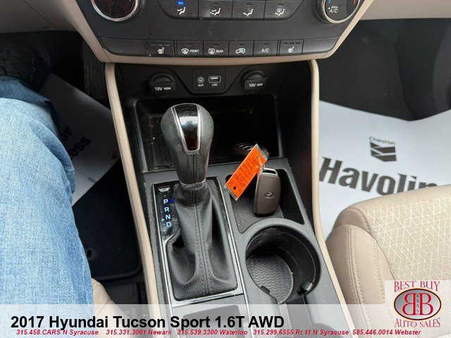 Vehicle image 16 of 17