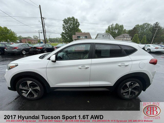Vehicle image 8 of 17