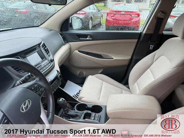 Vehicle image 11 of 17