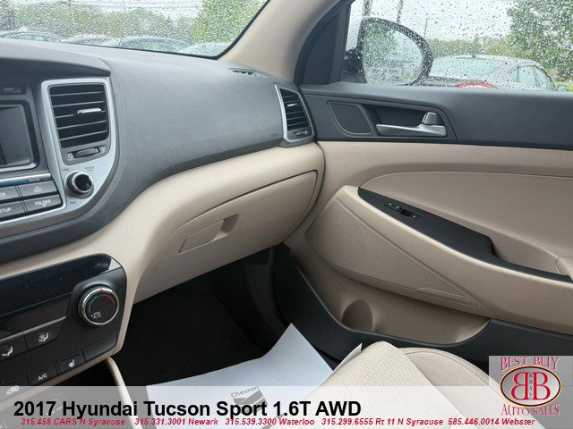 Vehicle image 14 of 17