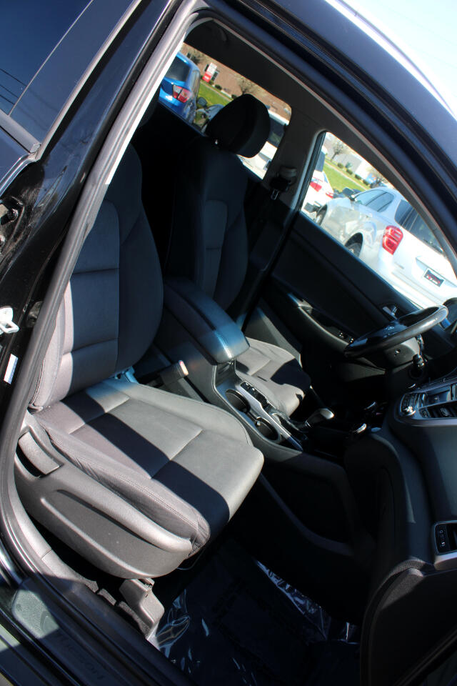 Vehicle image 11 of 33