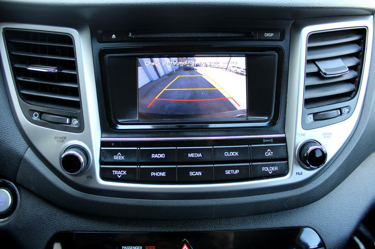 Vehicle image 25 of 33