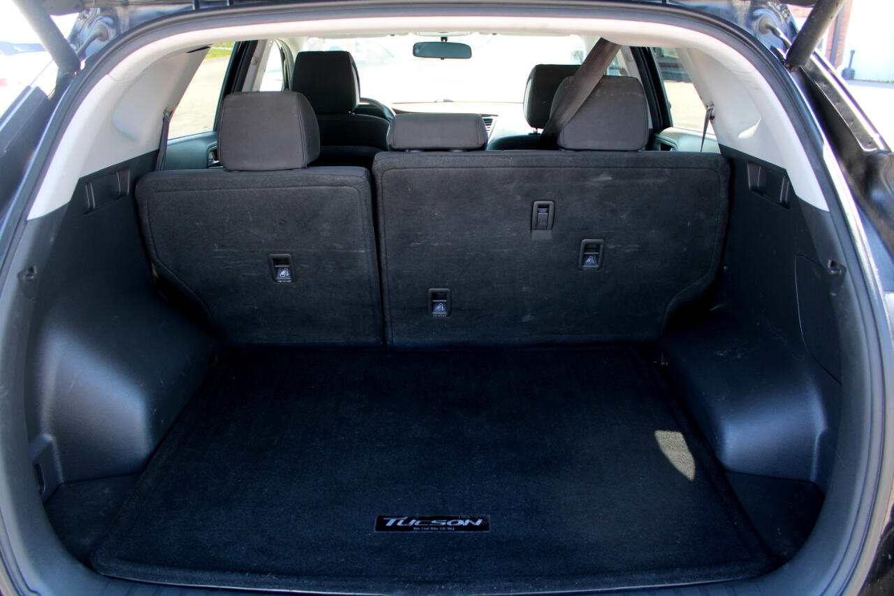 Vehicle image 14 of 33