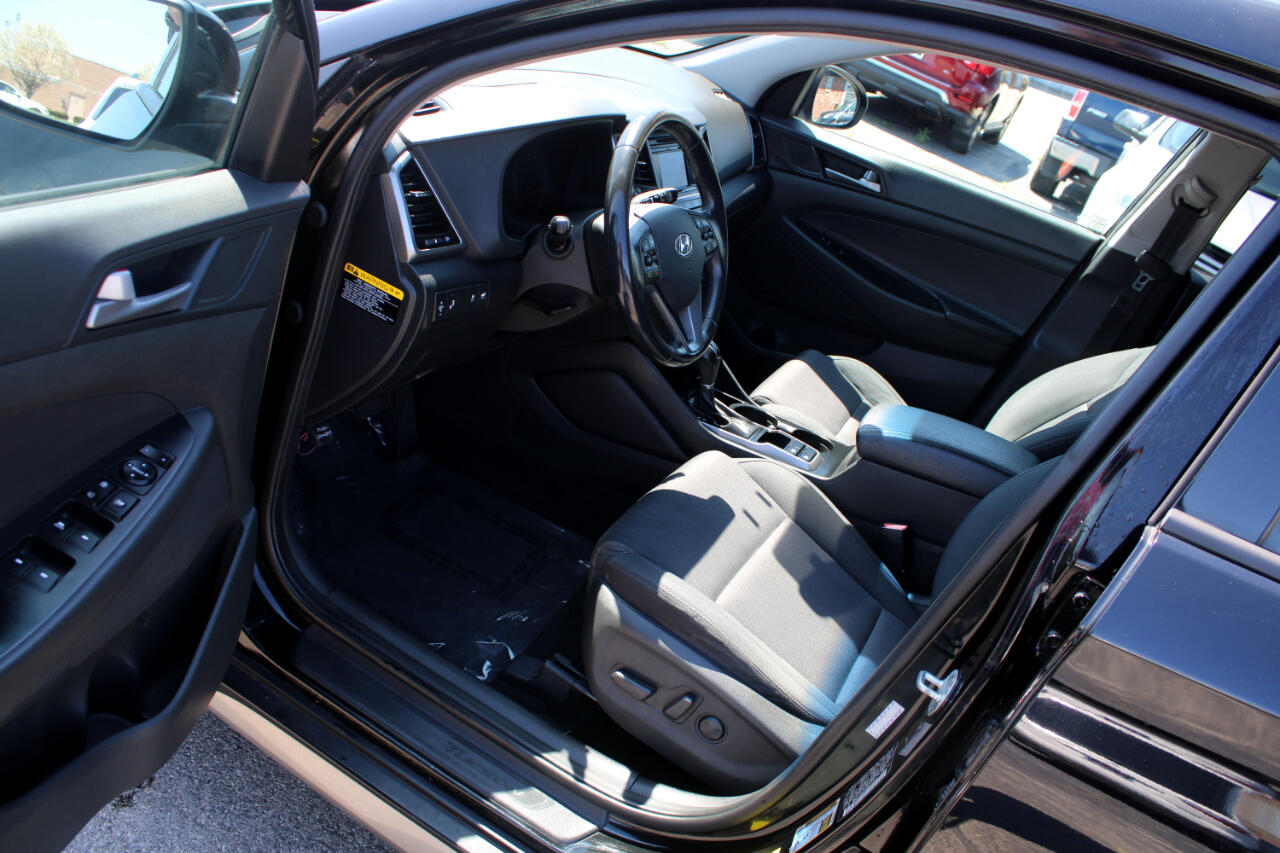 Vehicle image 18 of 33