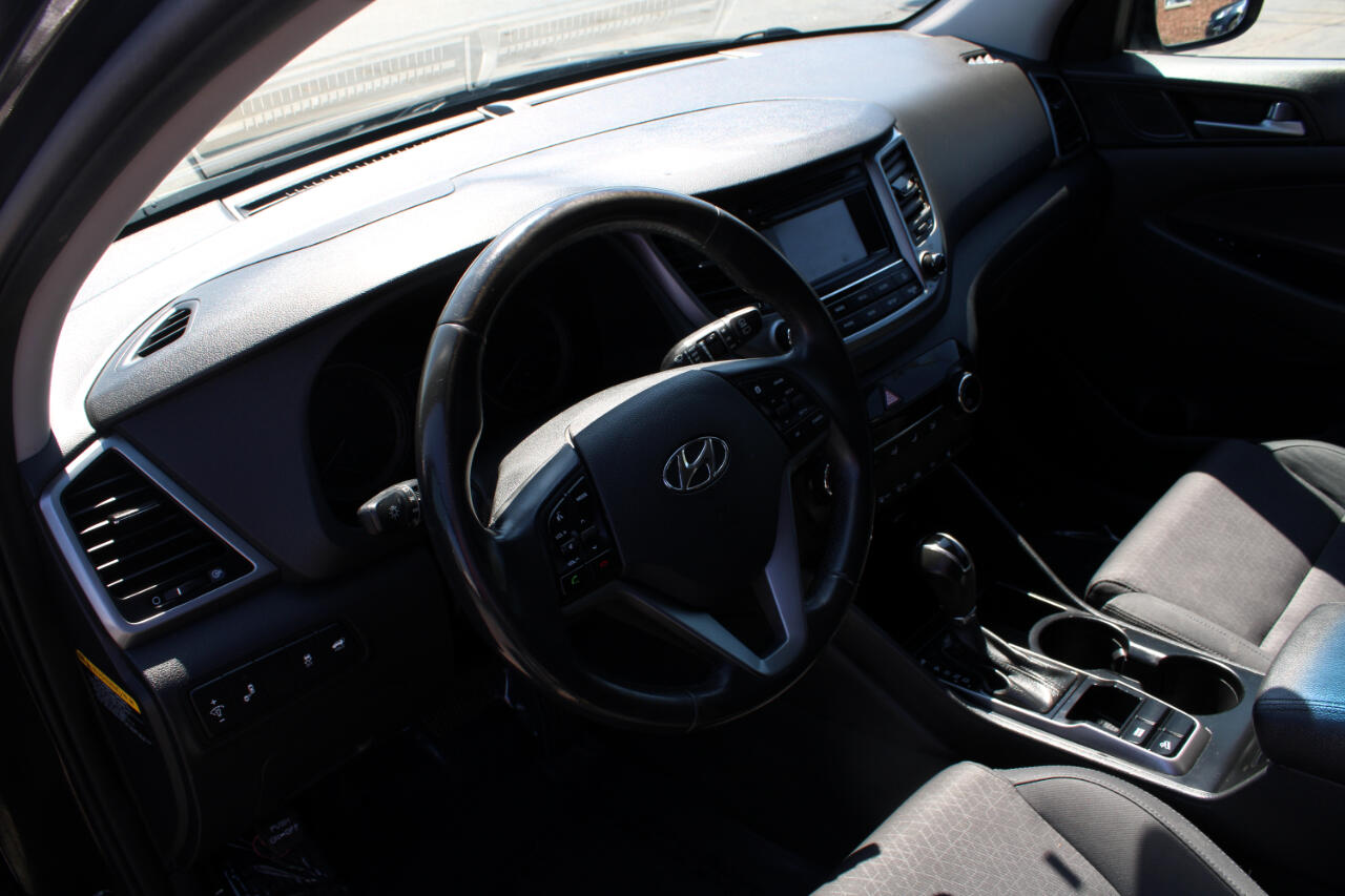 Vehicle image 19 of 33