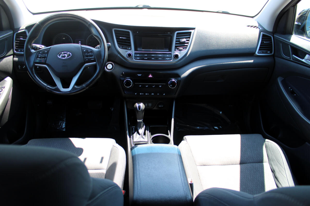 Vehicle image 17 of 33