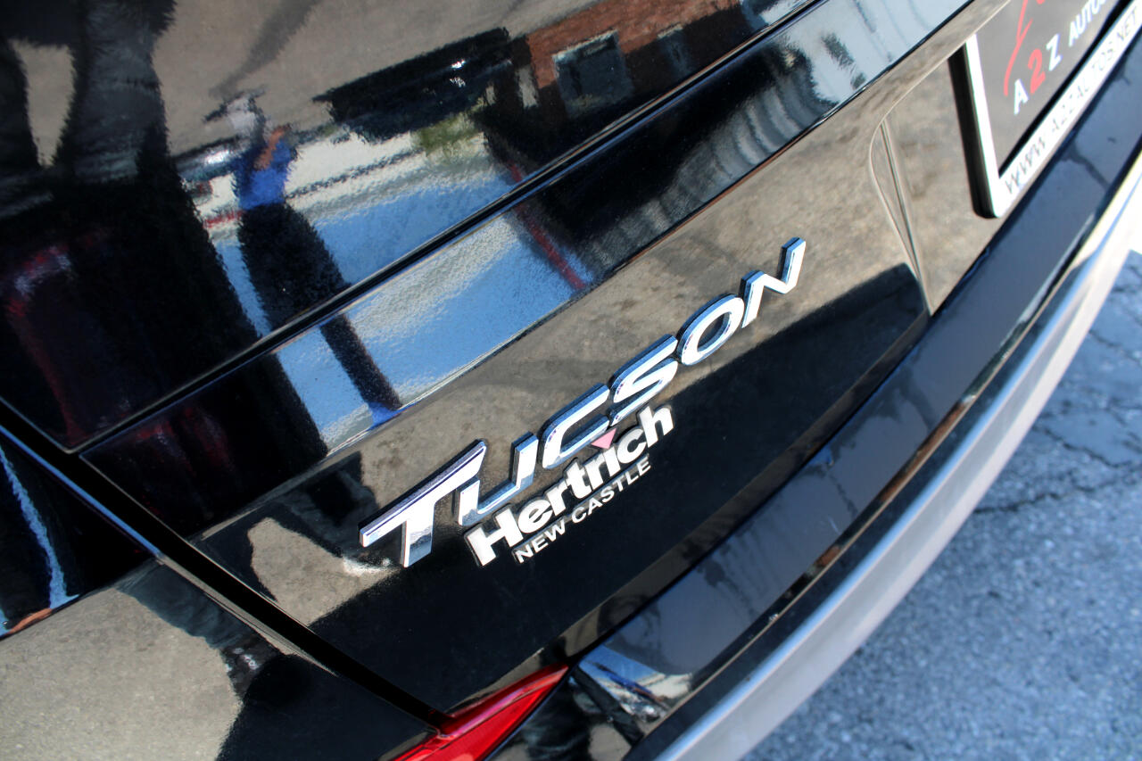 Vehicle image 31 of 33