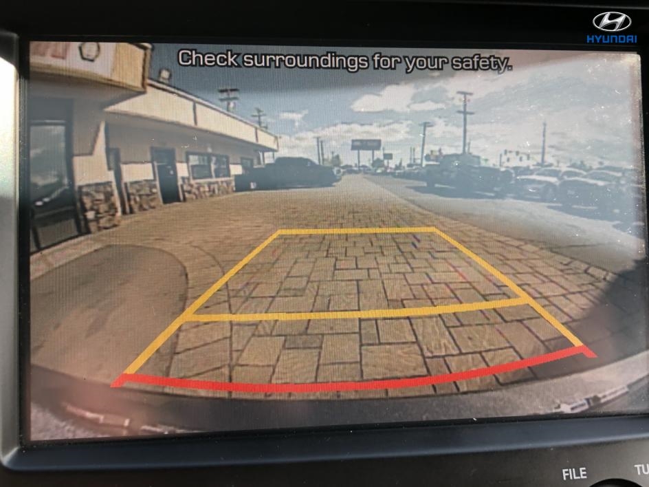 Vehicle image 17 of 22