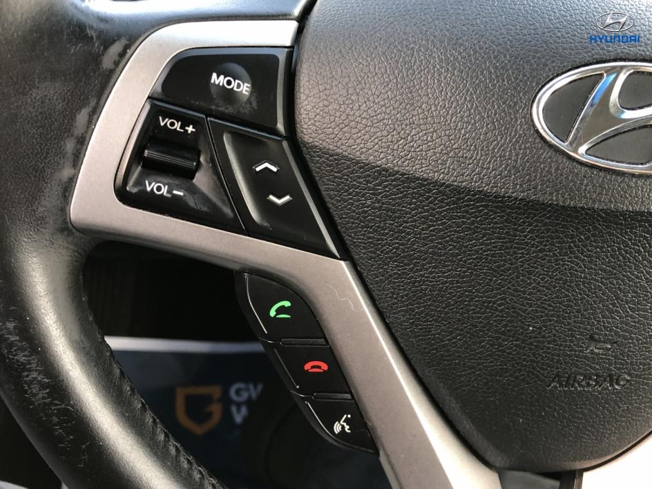 Vehicle image 13 of 22